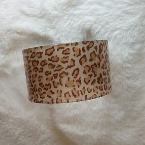 Cheetah print wide plastic bracelet cuff